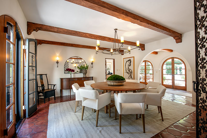 Walden Drive dining room